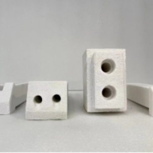 High-porosity refractory materials